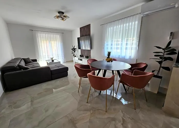 Three Bedroom דירה זאדאר