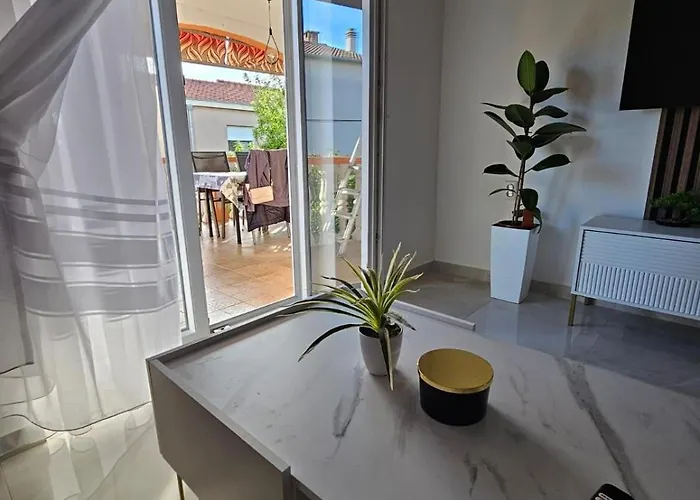 דירה Three Bedroom *